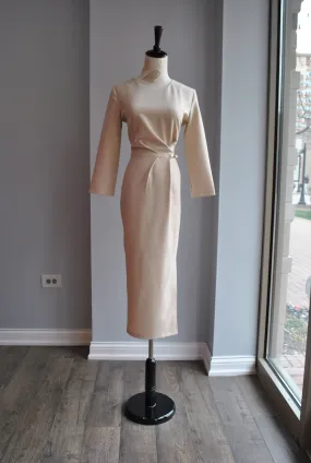 CLEARANCE - BEIGE MIDI SIMPLE DRESS WITH SIDE PIN AND RUSHING