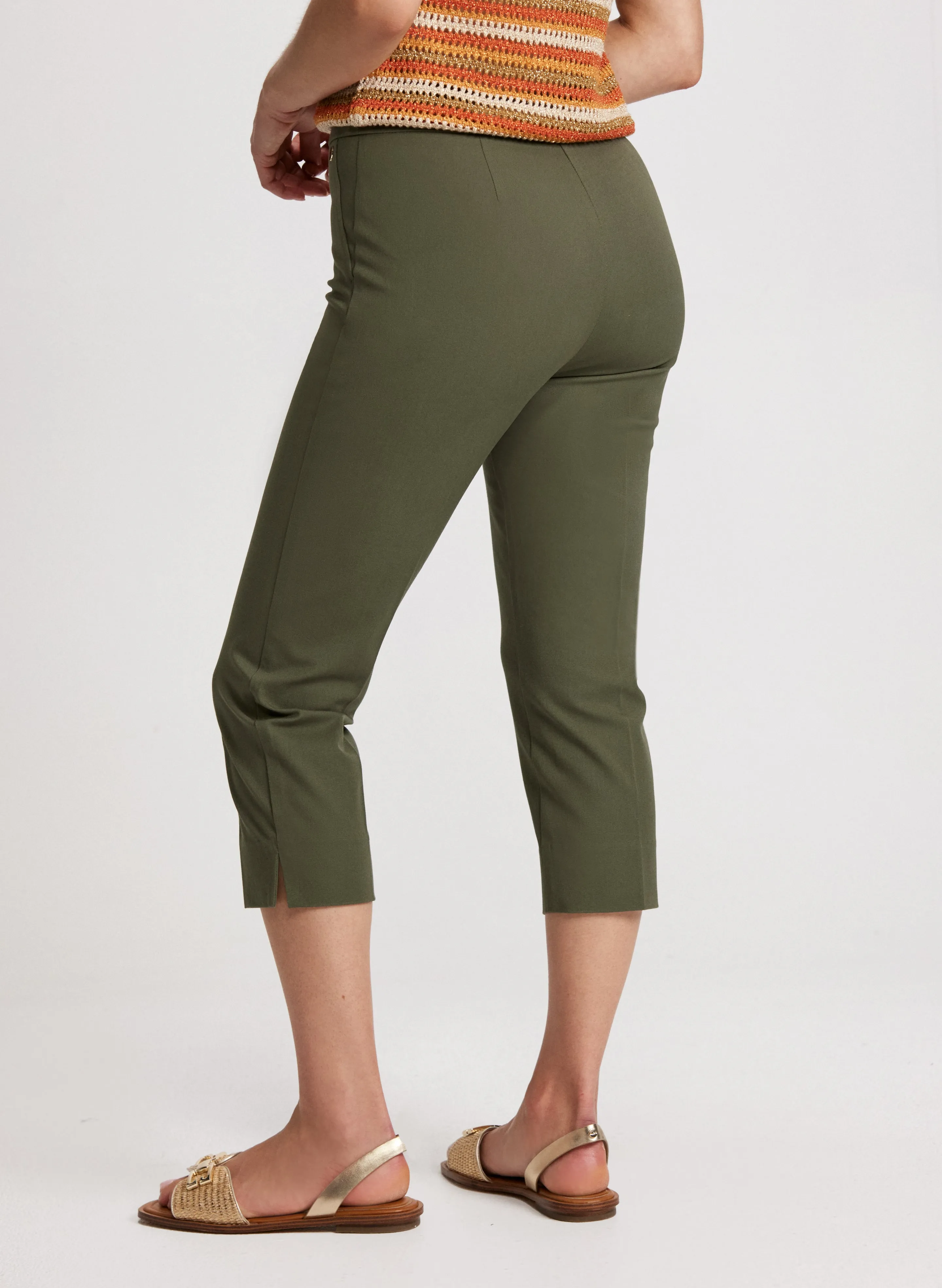 Lateral Slit Pull-On Capris