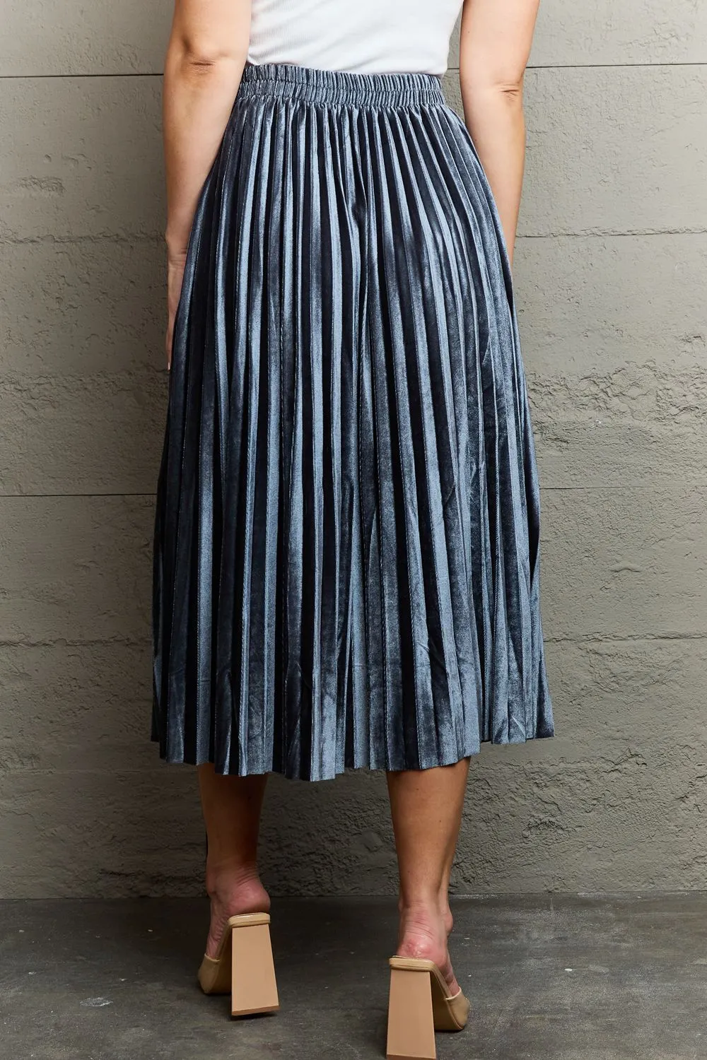 Pleated Flowy Midi Skirt